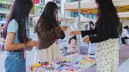 湄園市集 | 筆尖流轉，繪就校園煙火氣 動漫畫的創作之旅